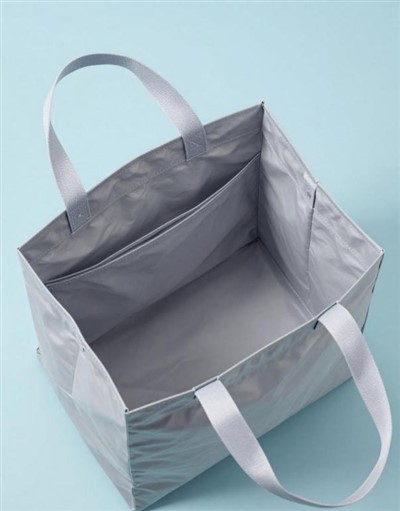 กระเป๋าโพลีเอสเตอร์แบบมือถือ